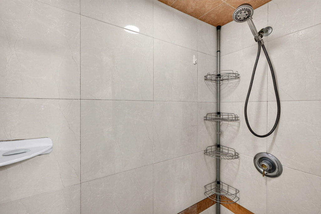 241 Nw 49th Street - Photo 17