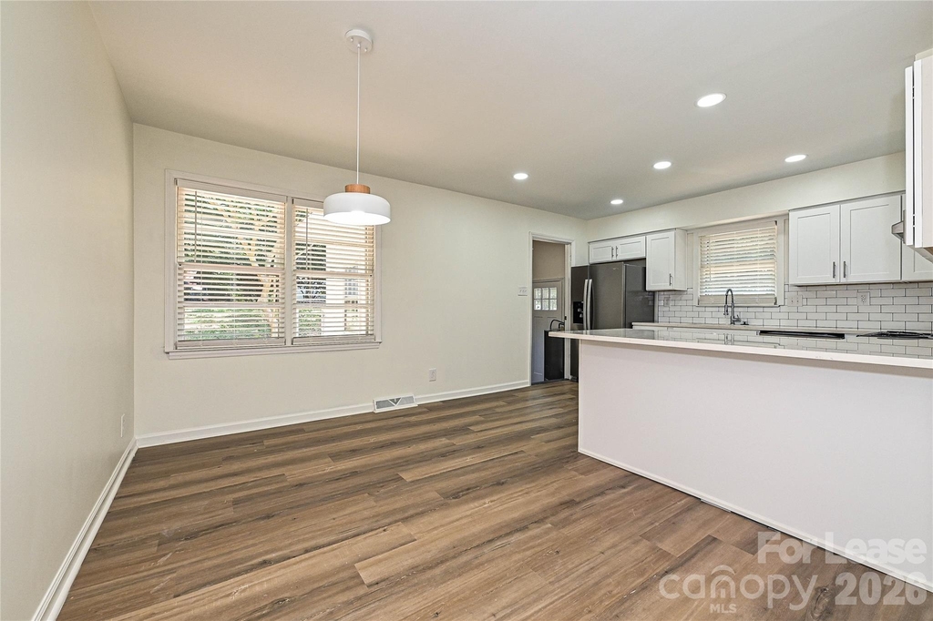 5121 Farm Pond Lane - Photo 6