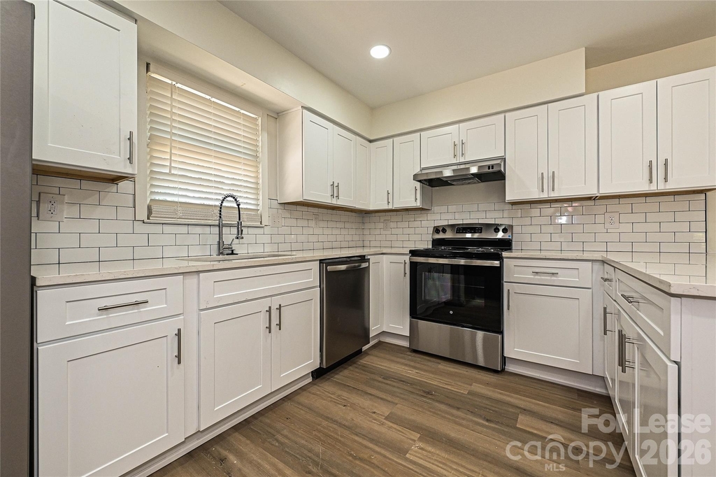 5121 Farm Pond Lane - Photo 8
