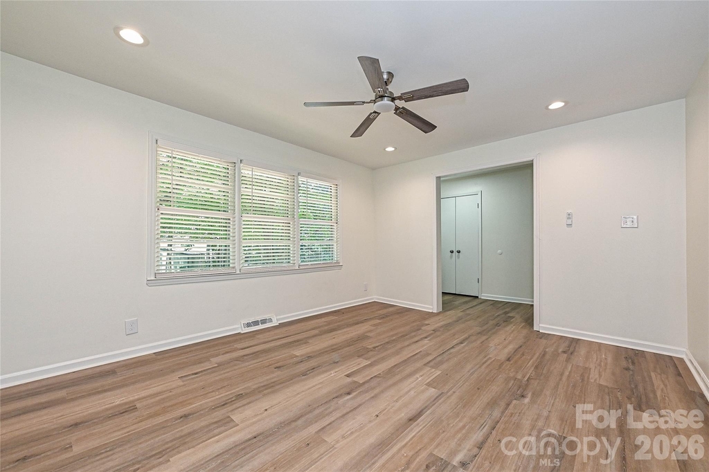 5121 Farm Pond Lane - Photo 5