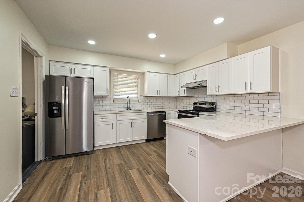 5121 Farm Pond Lane - Photo 7
