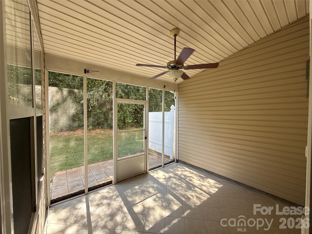 16914 Commons Creek Drive - Photo 10