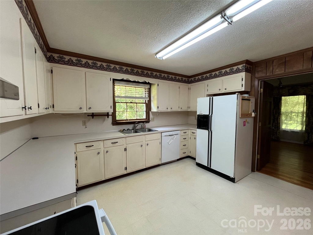 5625 Potter Road - Photo 6