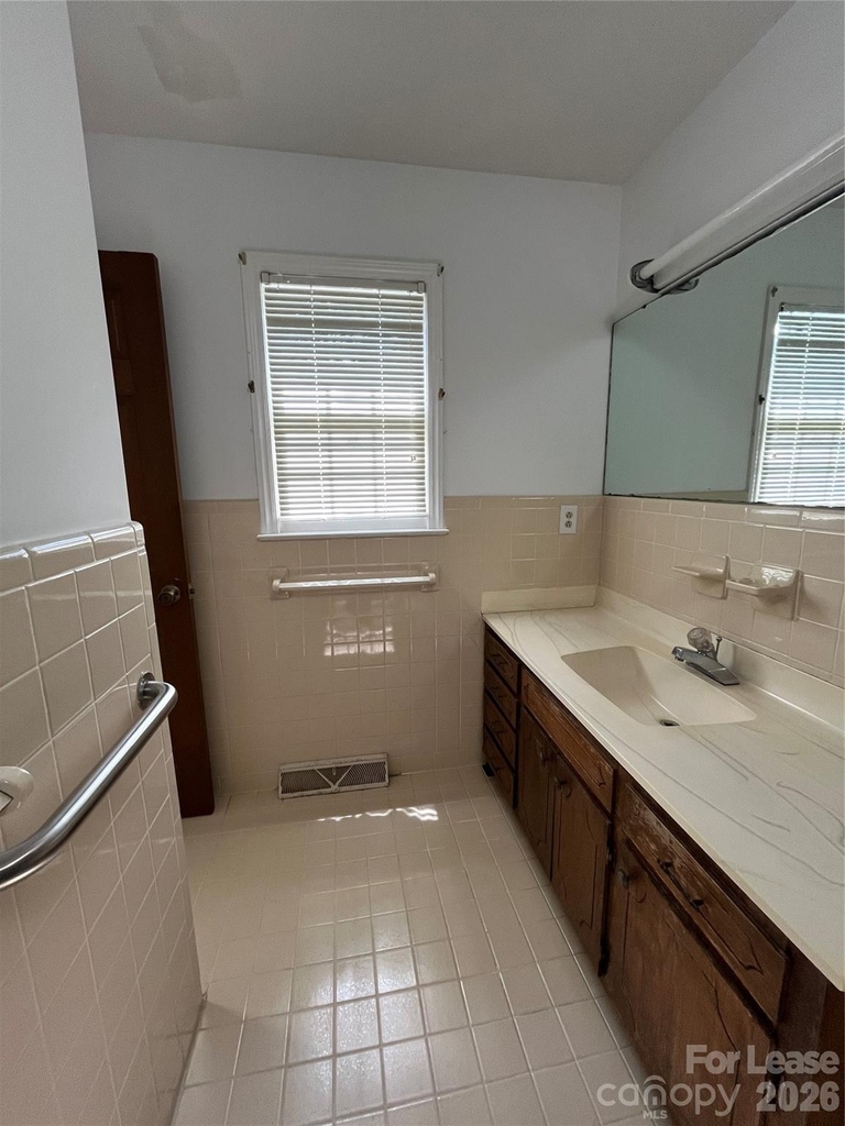 5625 Potter Road - Photo 19