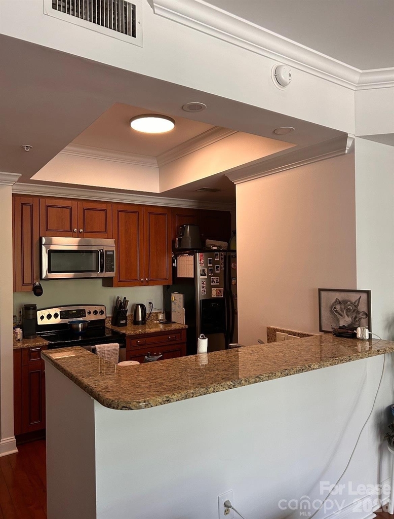 300 W 5th Street - Photo 2