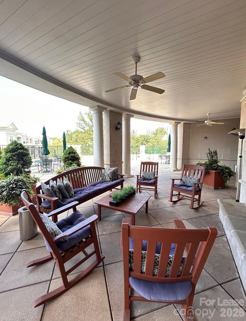300 W 5th Street - Photo 10