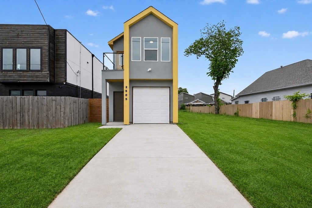 2505 Pennsylvania Avenue - Photo 3