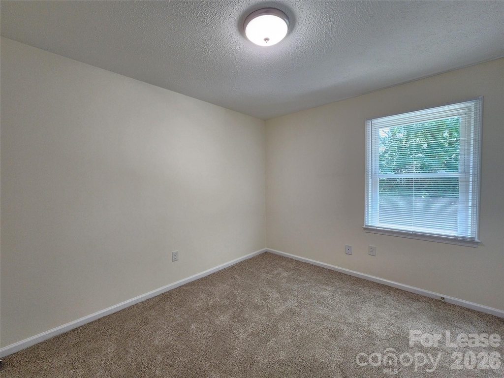 406 E 18th Street - Photo 13