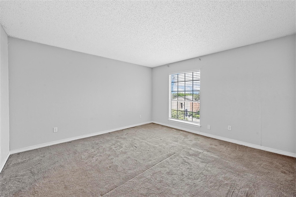 8560 Park Lane - Photo 11