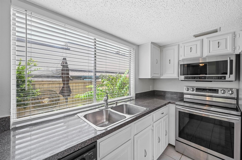 8560 Park Lane - Photo 9