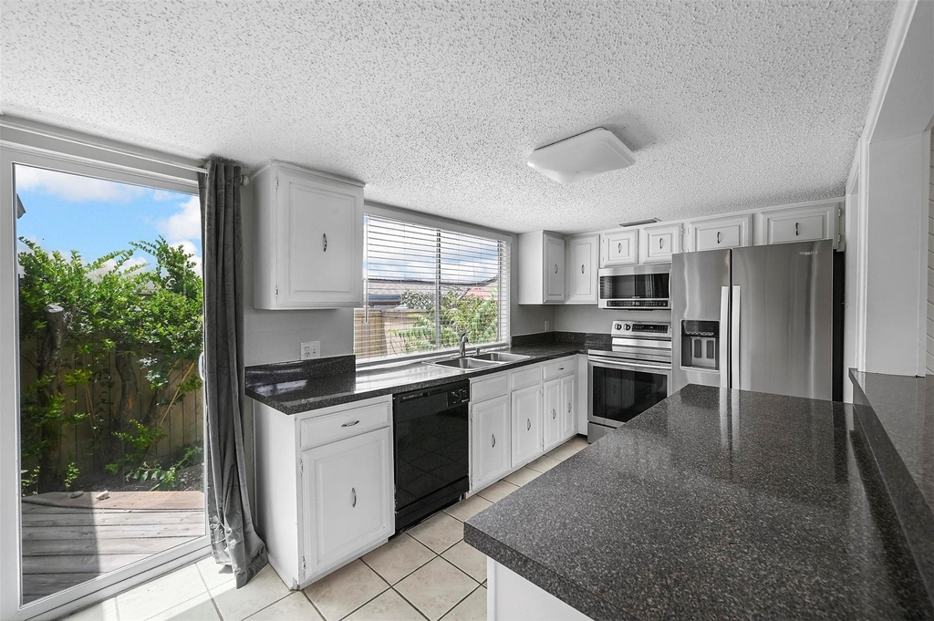 8560 Park Lane - Photo 8