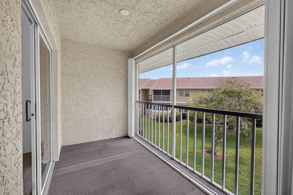 1536 Se Royal Green Circle - Photo 20