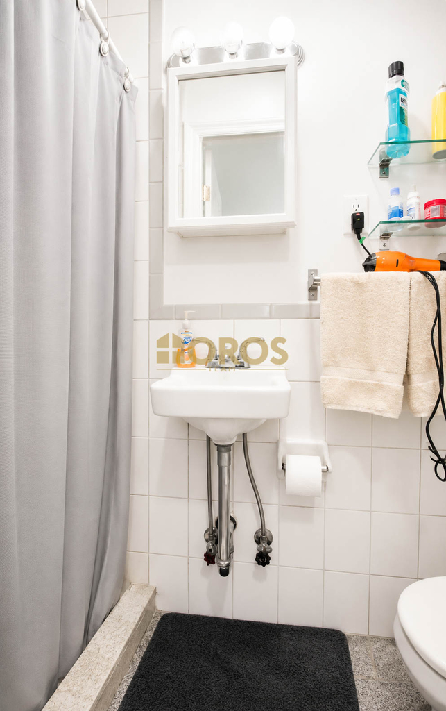 236 East 7th Street - Photo 6