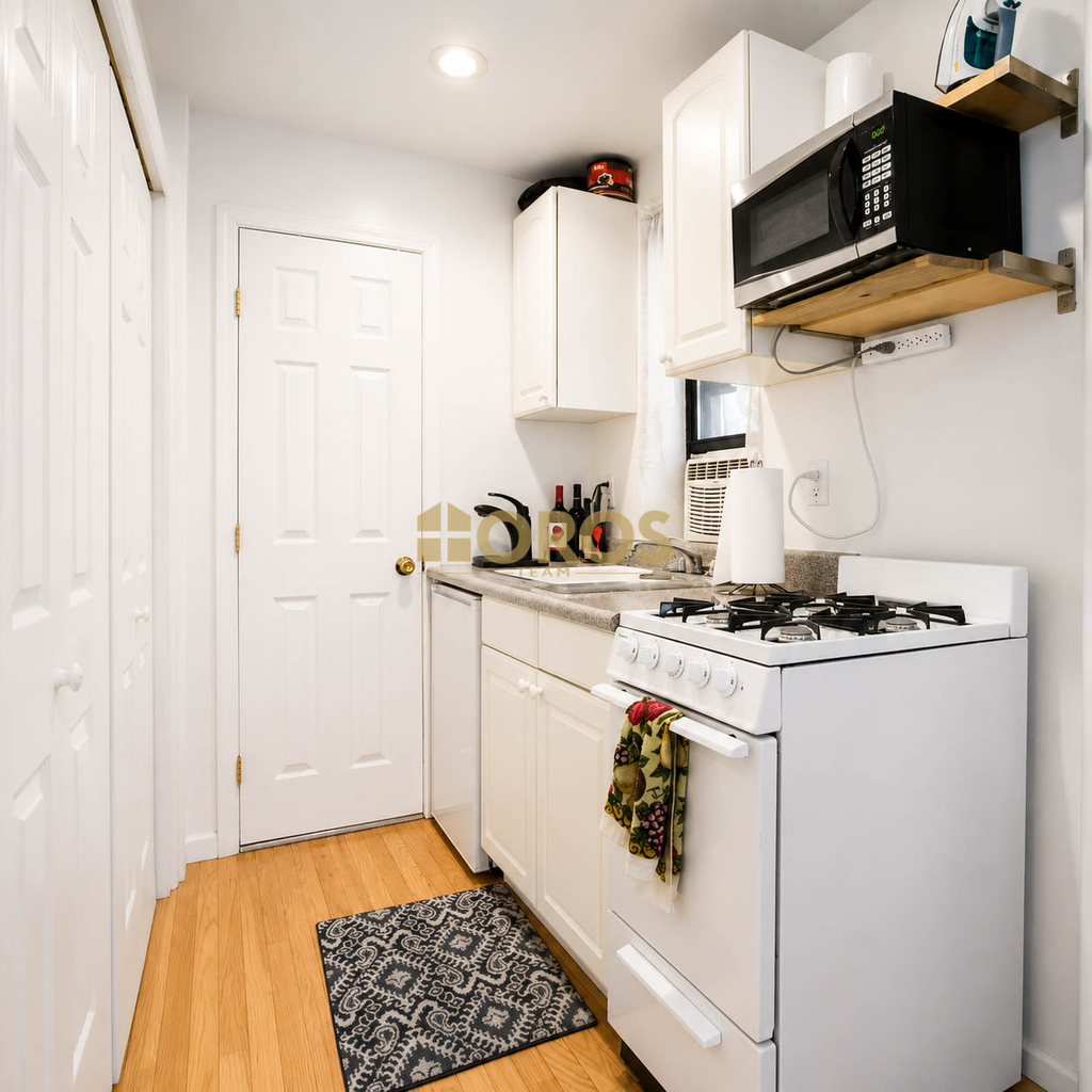 236 East 7th Street - Photo 5