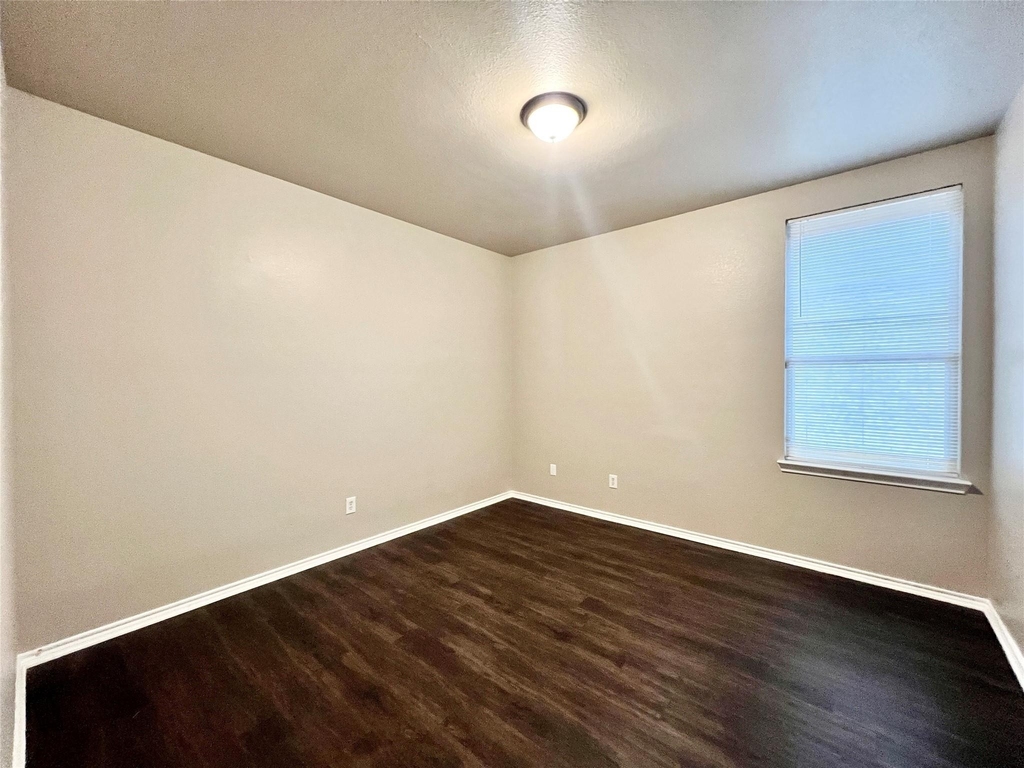 8221 Atherton Street - Photo 9