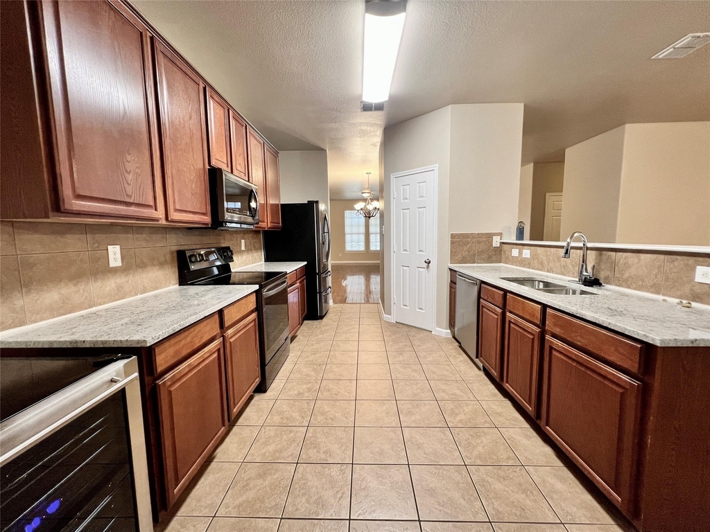8221 Atherton Street - Photo 4