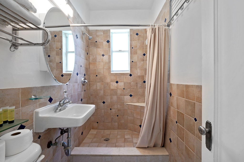 3710 Collins Avenue - Photo 10