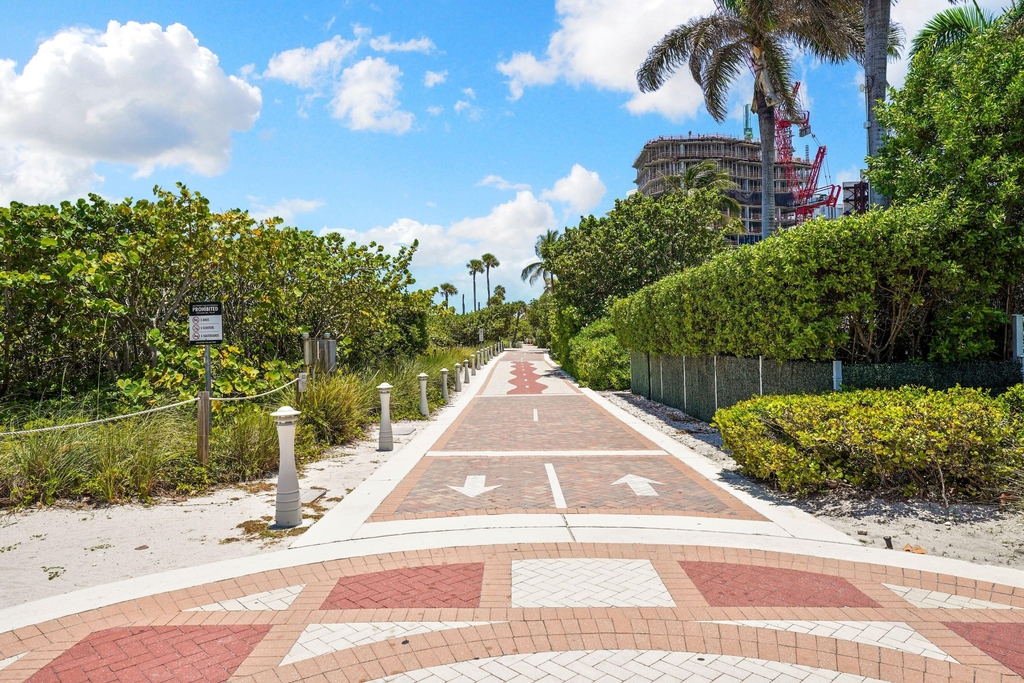 3710 Collins Avenue - Photo 24