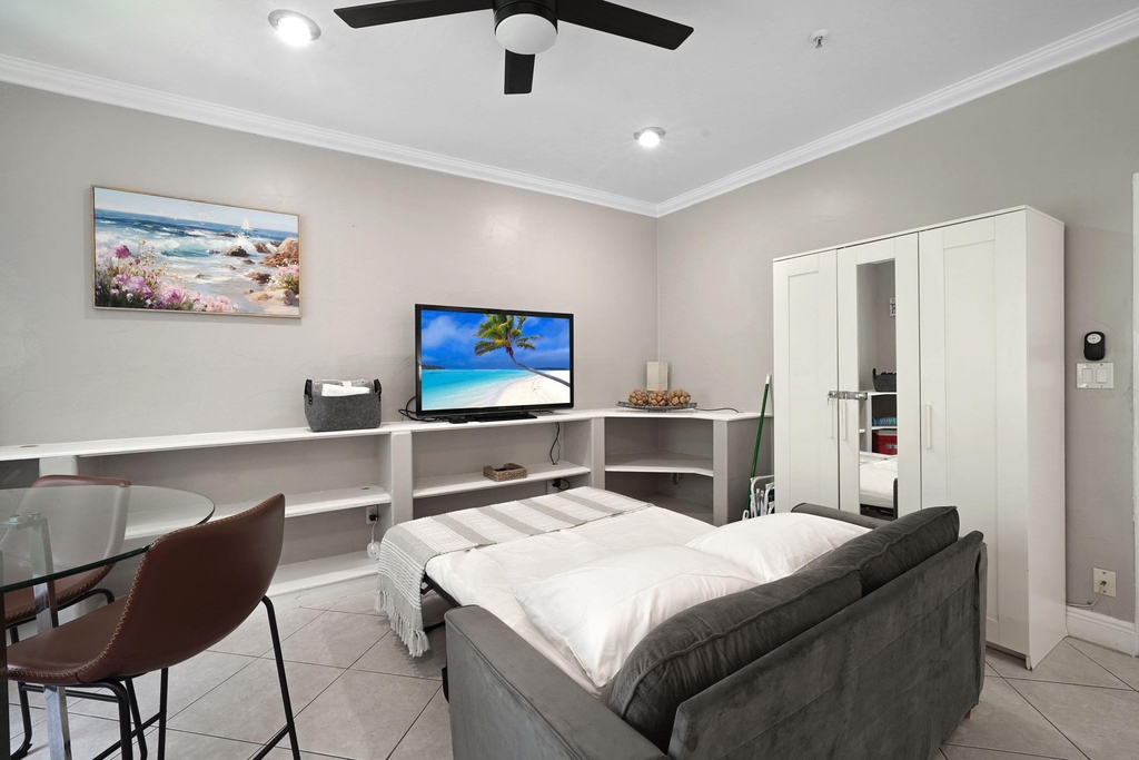 3710 Collins Avenue - Photo 17