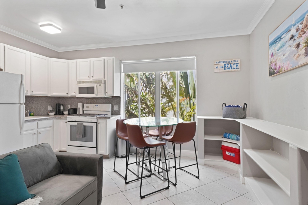 3710 Collins Avenue - Photo 2