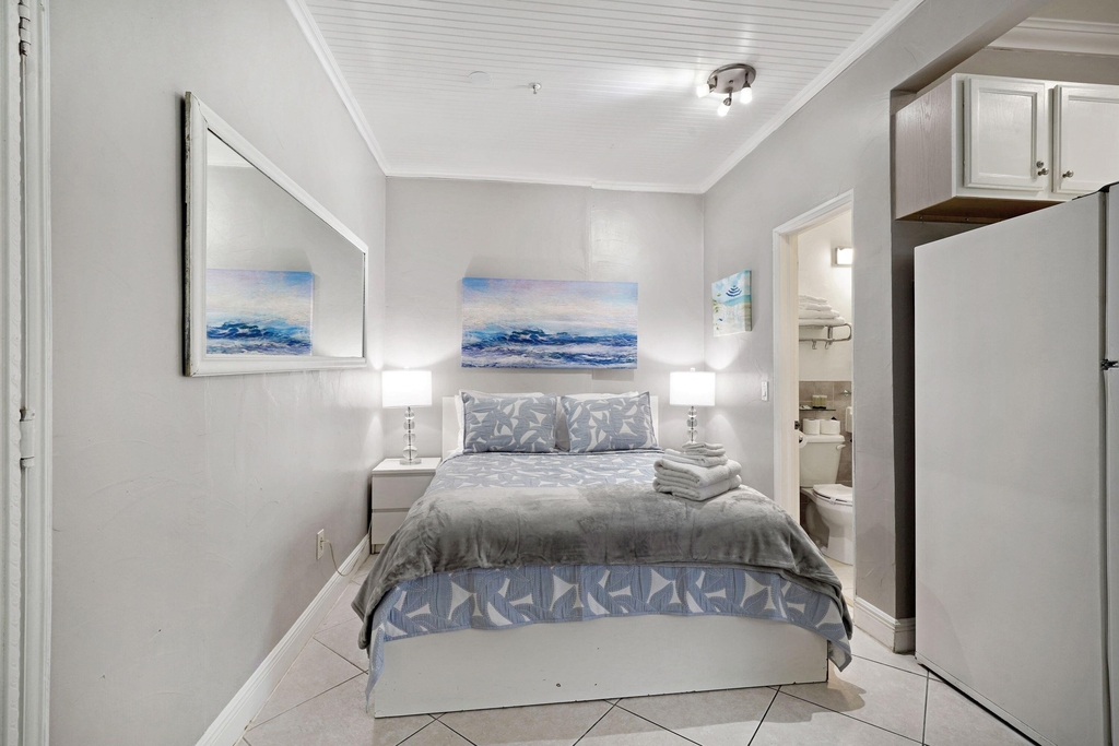 3710 Collins Avenue - Photo 6
