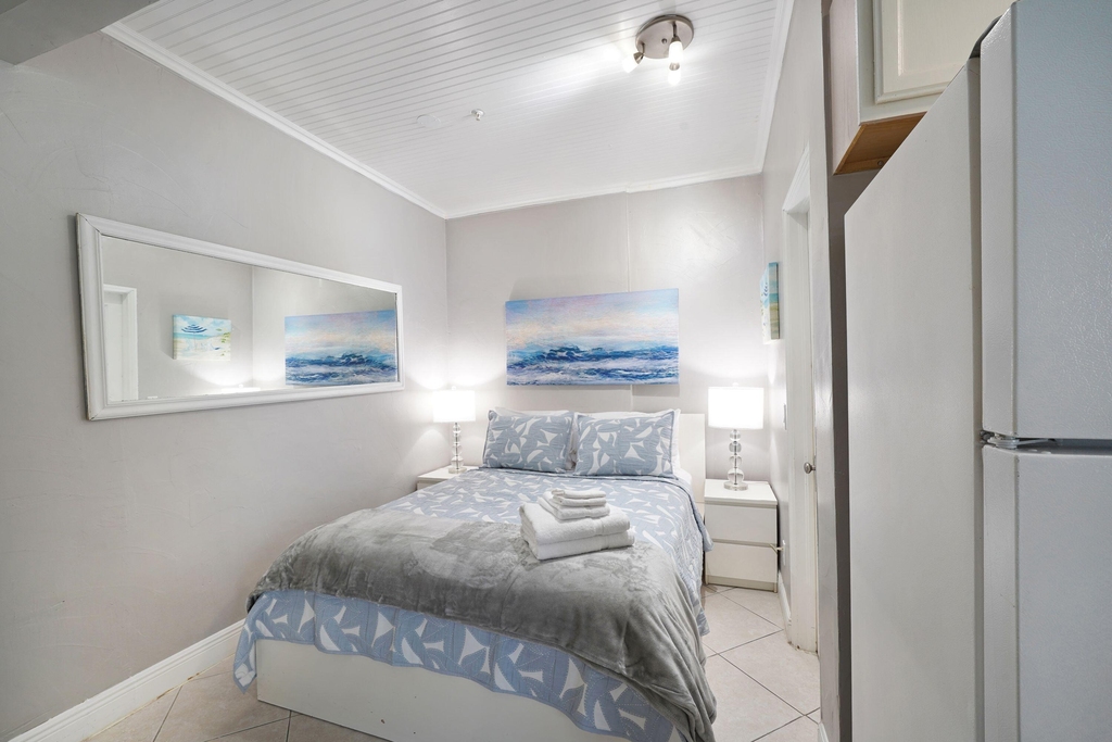 3710 Collins Avenue - Photo 8
