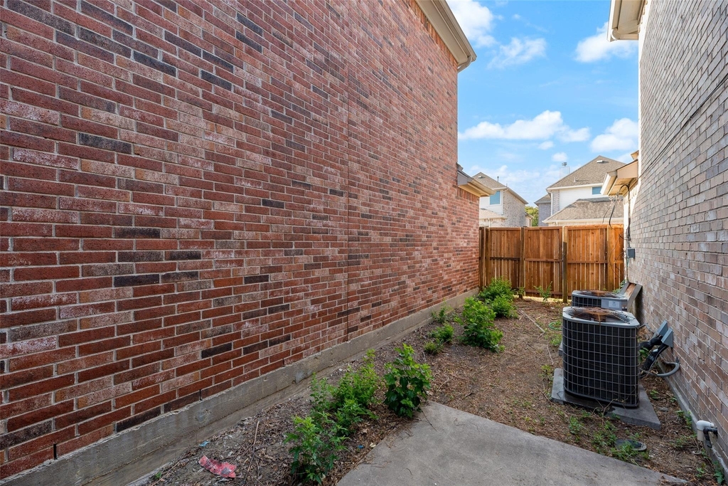 1020 Alyssa Lane - Photo 18