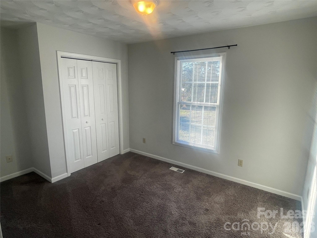 1444 Farmington Hills Drive - Photo 11