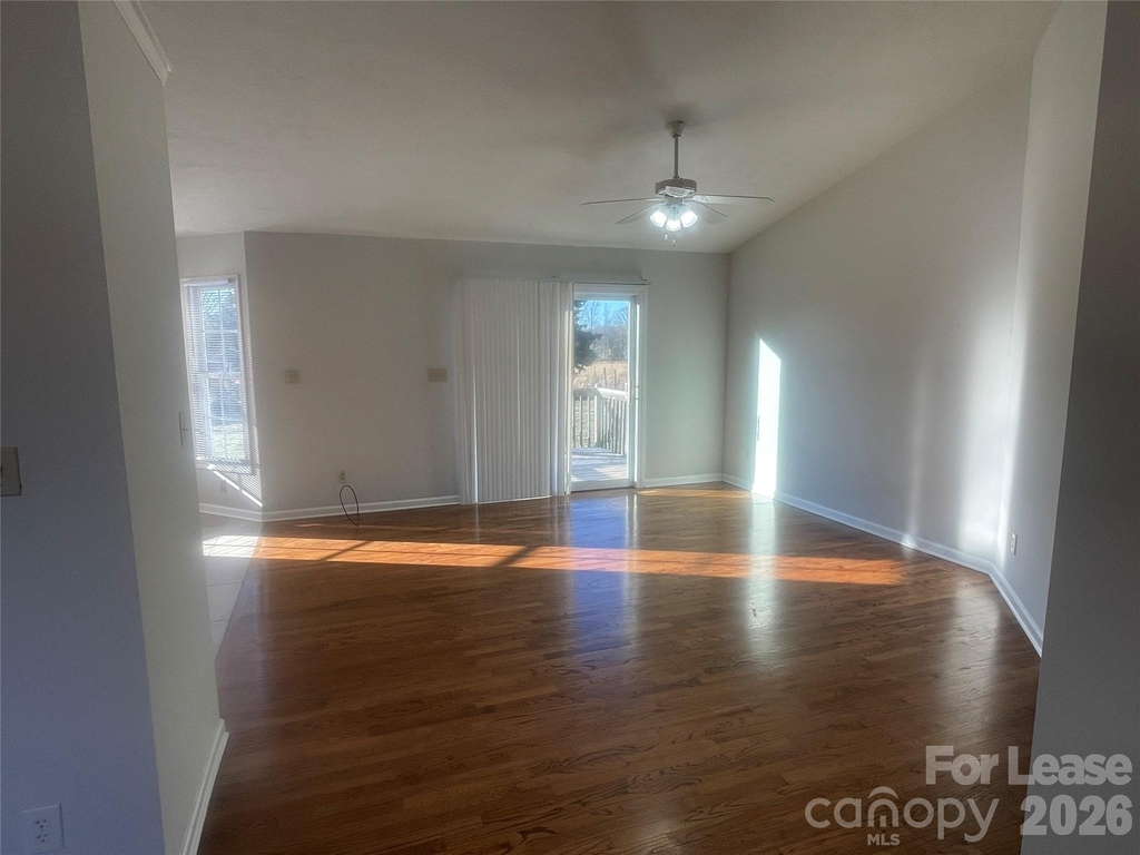 1444 Farmington Hills Drive - Photo 2