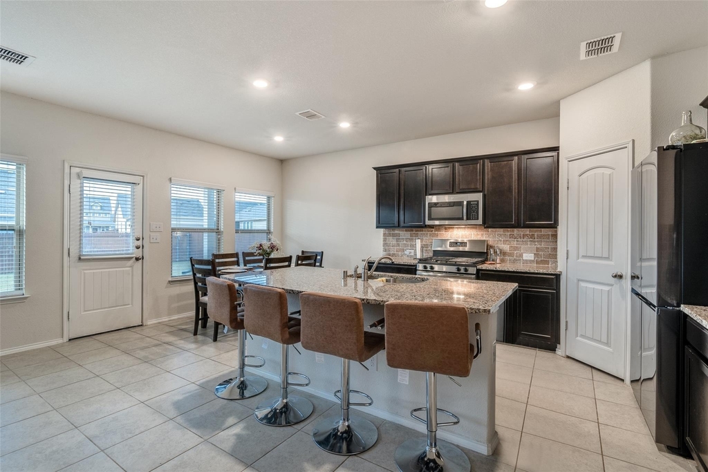 1965 Travertine Avenue - Photo 9