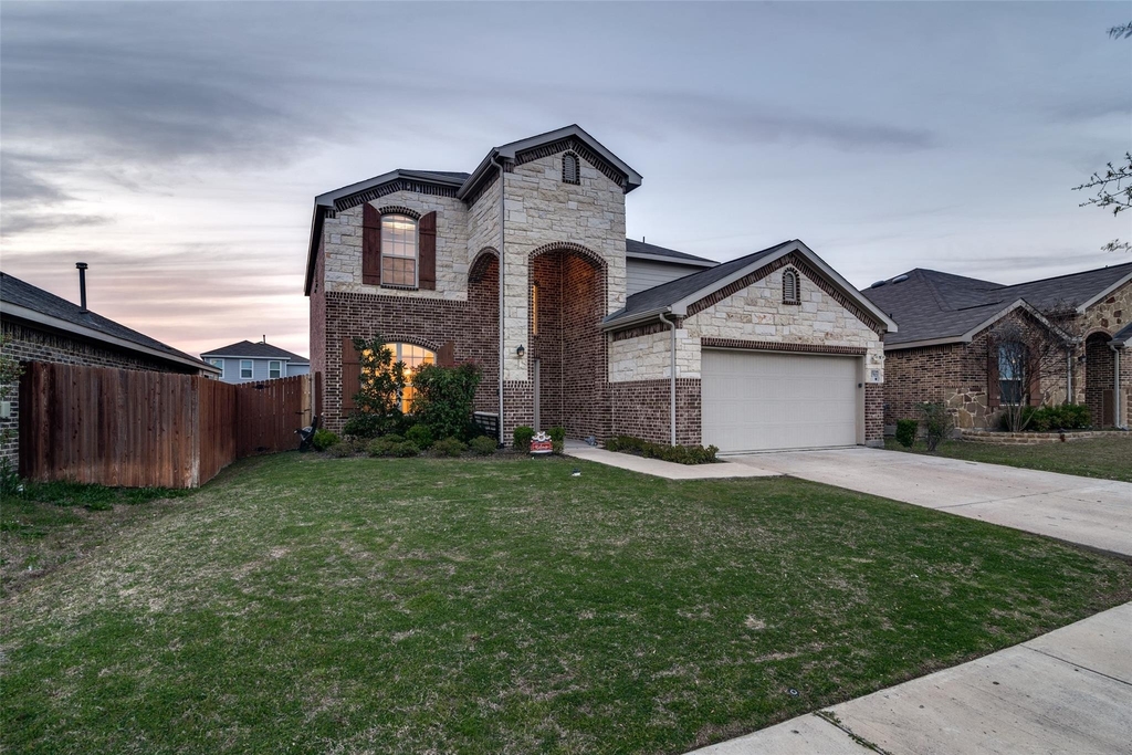 1965 Travertine Avenue - Photo 2