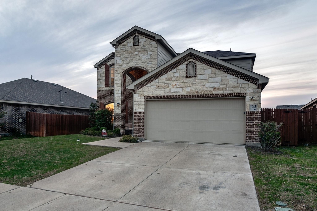 1965 Travertine Avenue - Photo 3