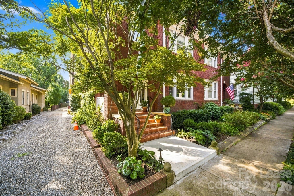 1621 Lyndhurst Avenue - Photo 2