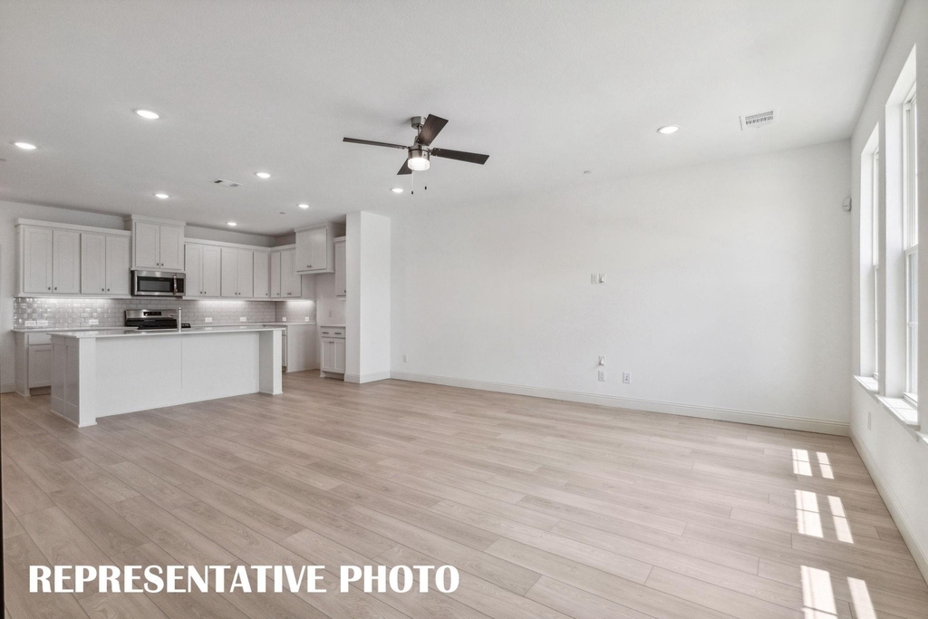 1023 Splitrock Drive - Photo 5