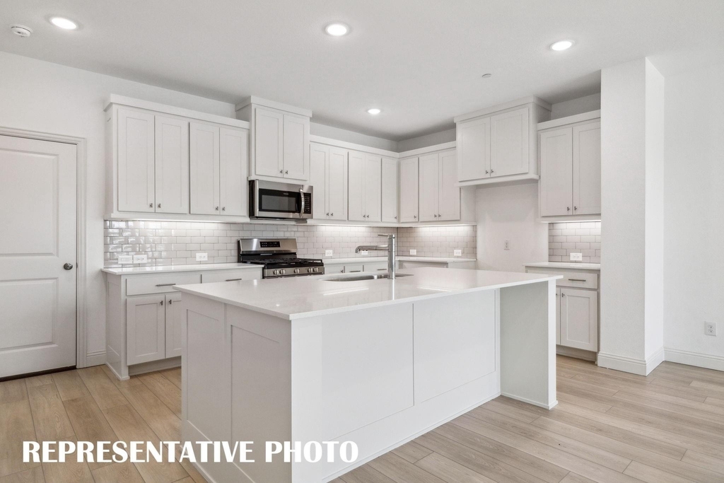 1023 Splitrock Drive - Photo 3