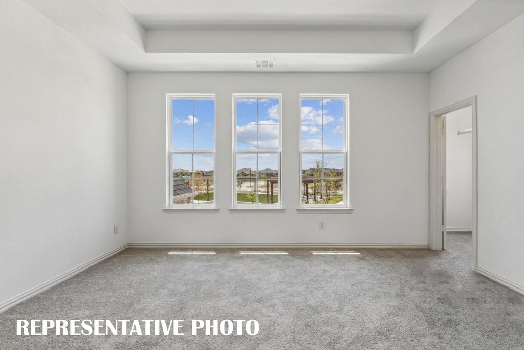 1023 Splitrock Drive - Photo 1