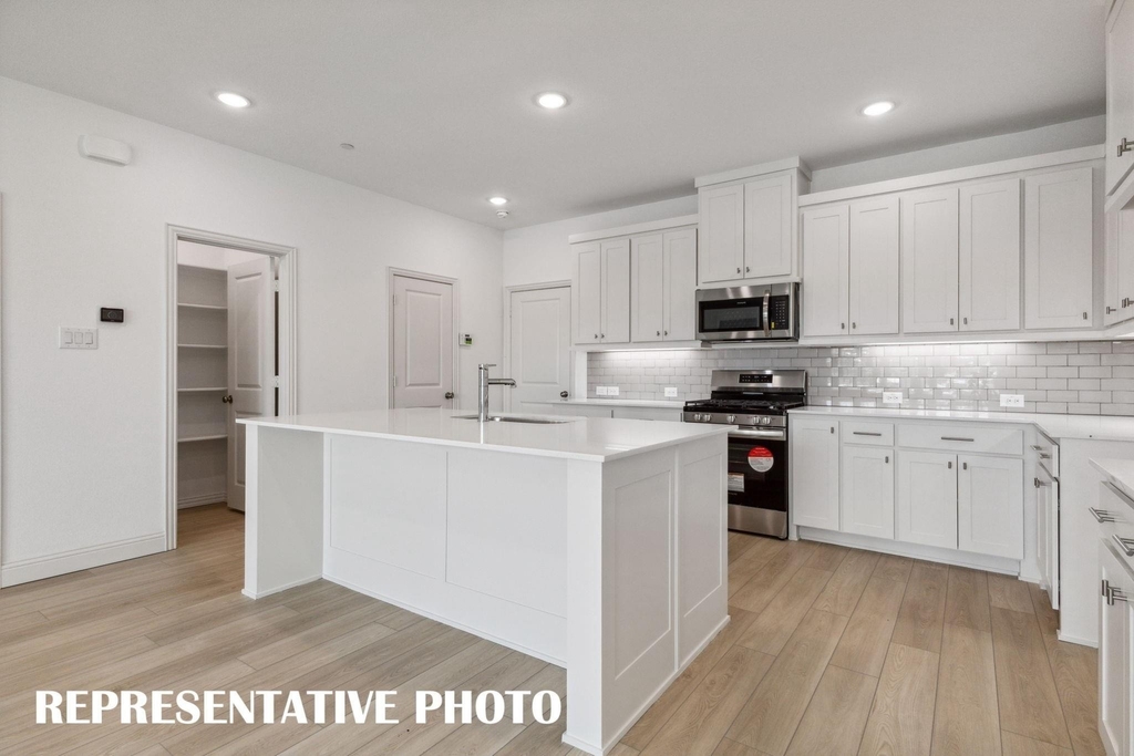 1023 Splitrock Drive - Photo 4