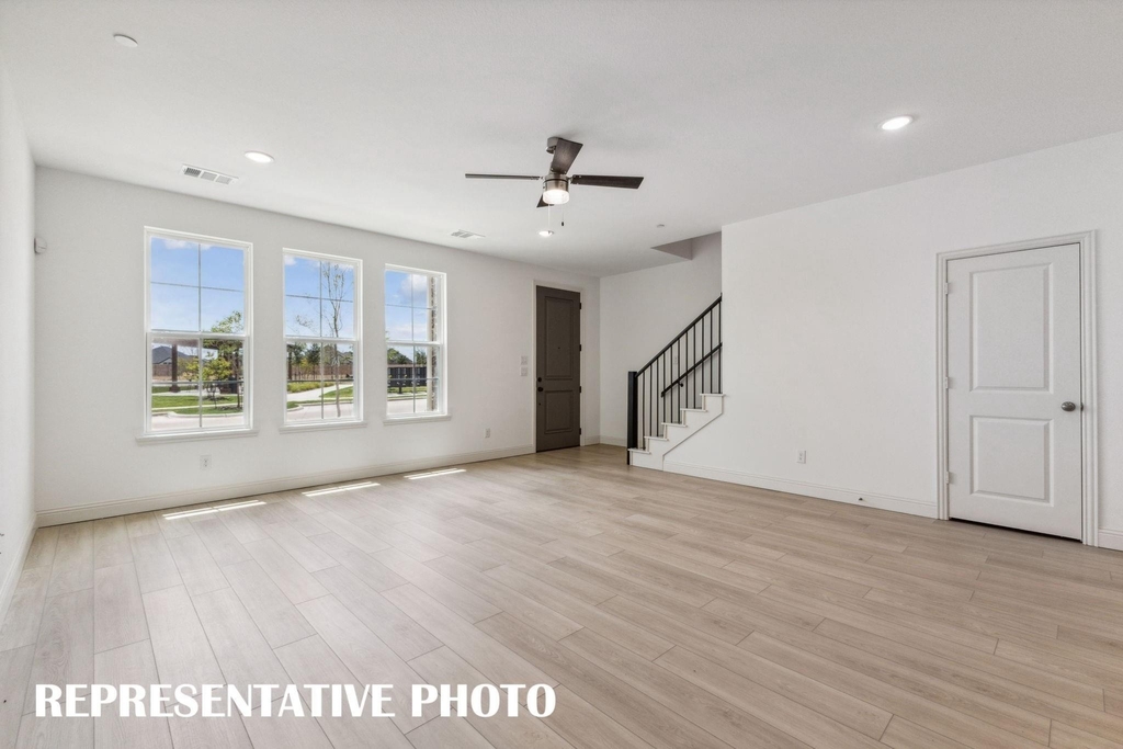 1023 Splitrock Drive - Photo 7