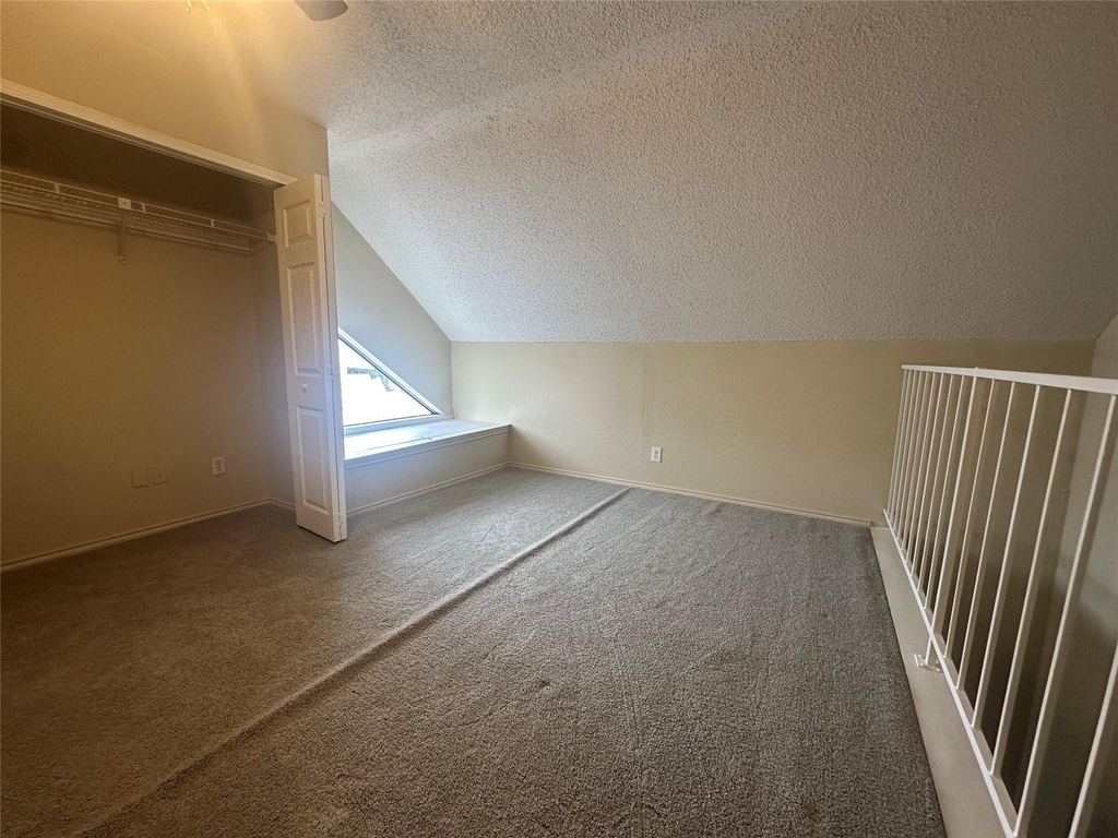 9825 Walnut Street - Photo 4