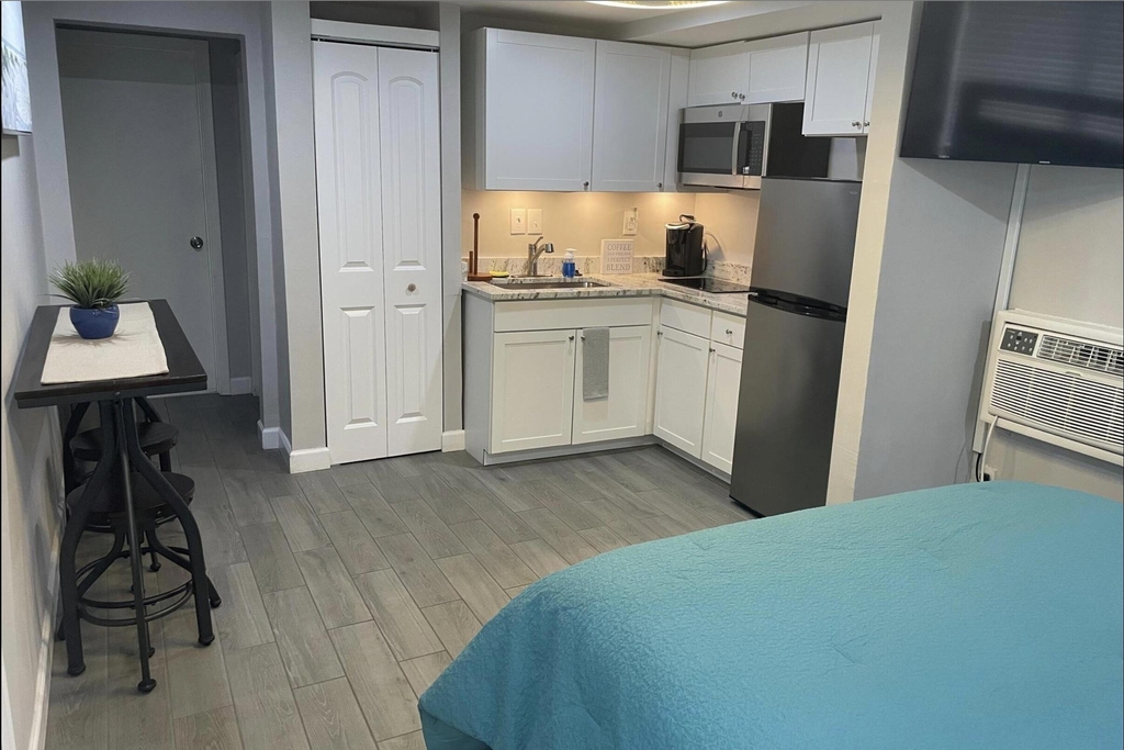 3610 Lloyd Drive - Photo 3
