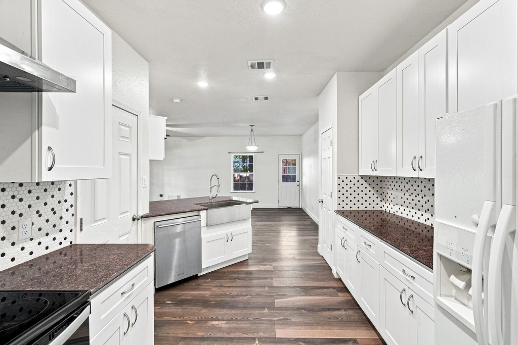 1837 Jennifer Court - Photo 10