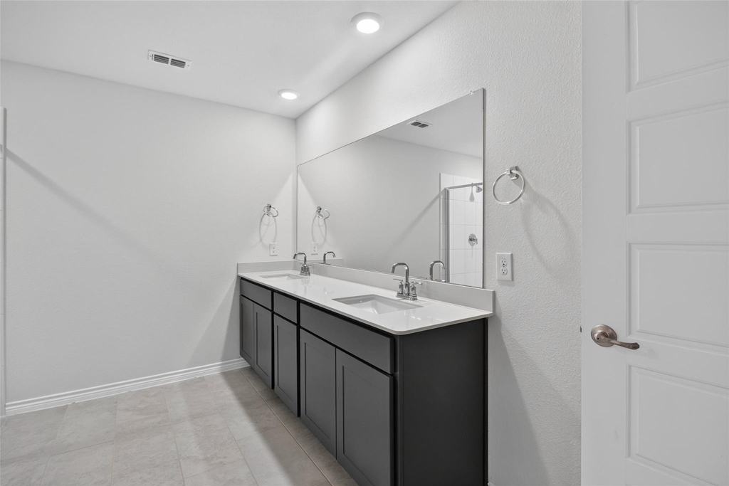 2025 Hearn Drive - Photo 11