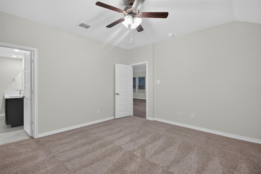 2025 Hearn Drive - Photo 9
