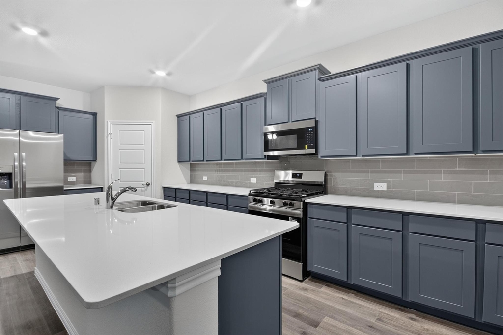 2025 Hearn Drive - Photo 4