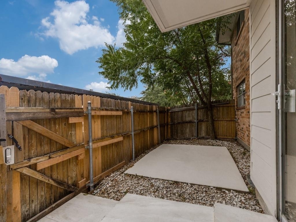 8083 Meadow Road - Photo 3