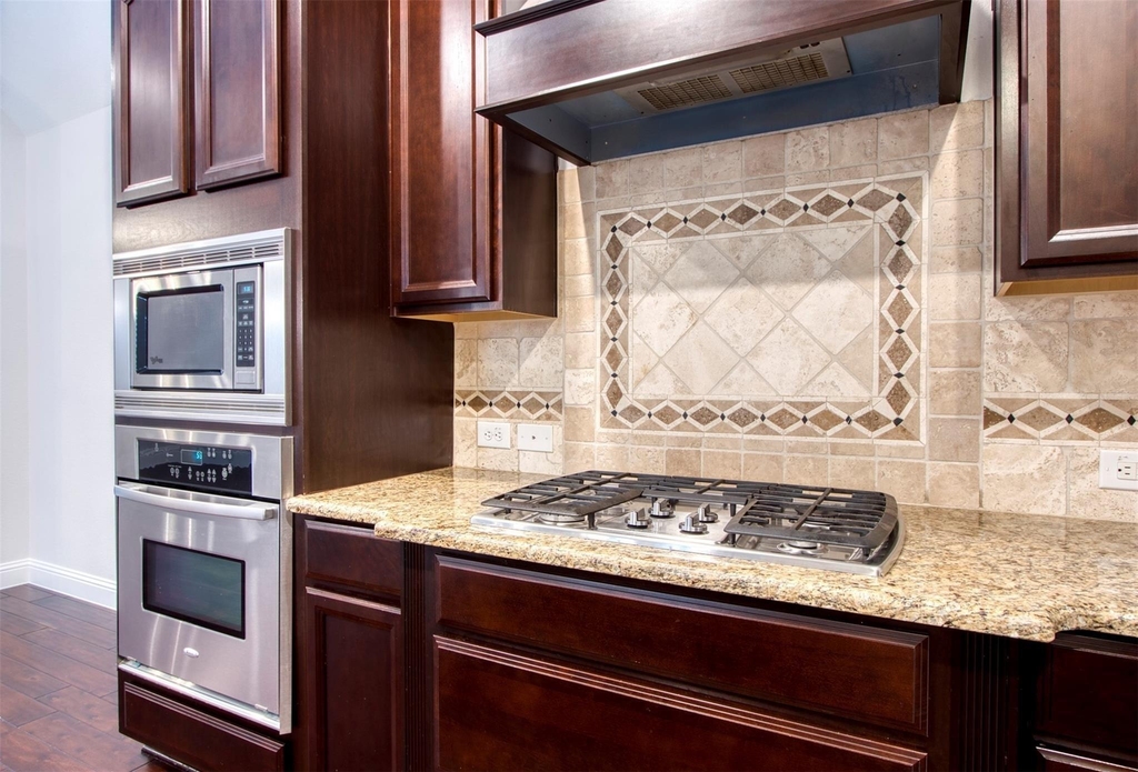 8609 Dewland Drive - Photo 8
