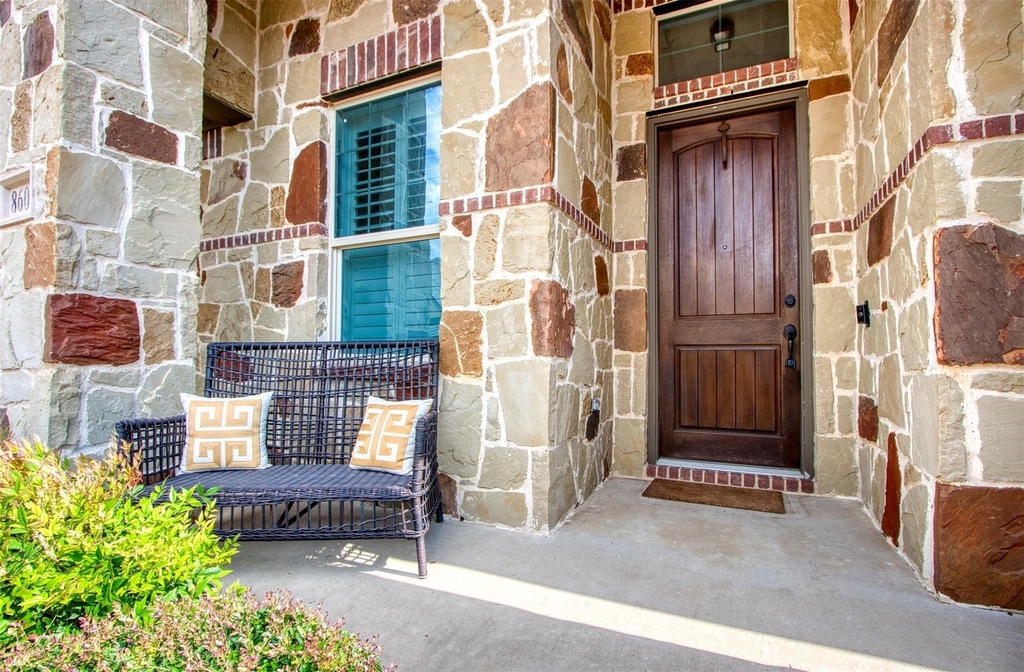8609 Dewland Drive - Photo 4