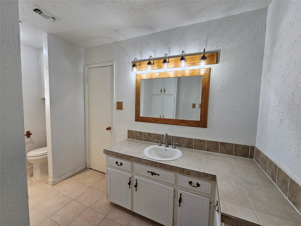 1109 W Redbud Drive - Photo 14