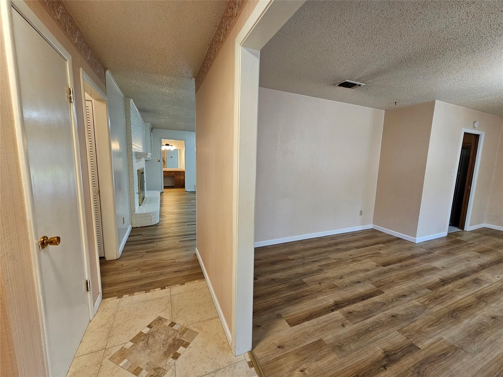 1109 W Redbud Drive - Photo 2