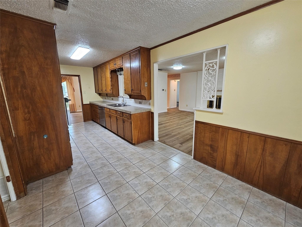 1109 W Redbud Drive - Photo 7